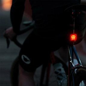 Фонарь задний Knog Blinder Skull Rear