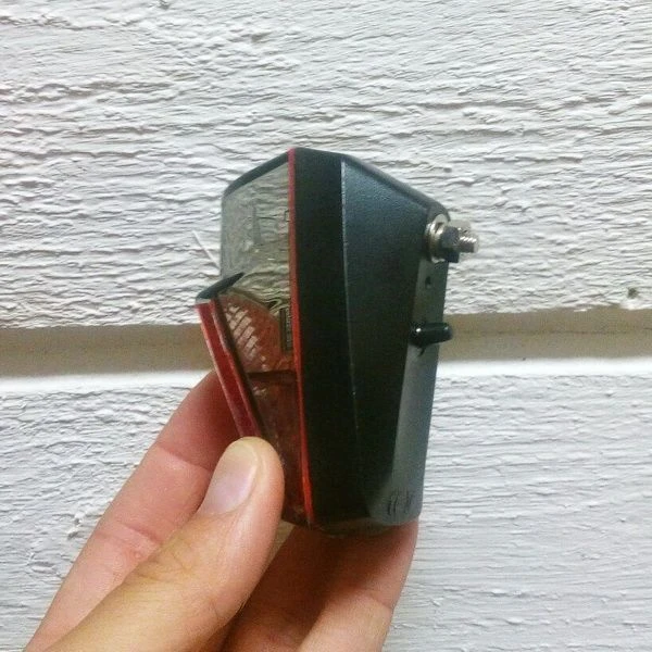 Задняя велофара на крыло велосипеда - фото 6