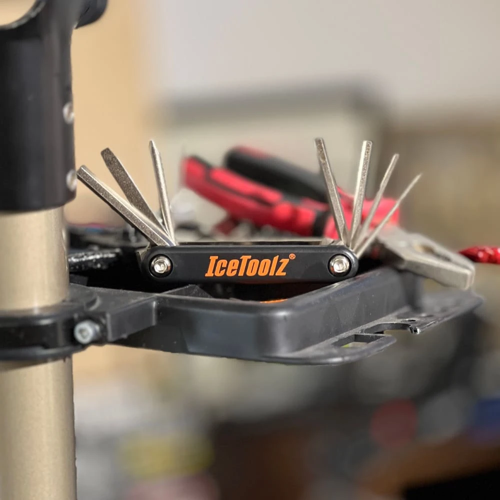 Мультитул IceToolz 92A1 - фото 1