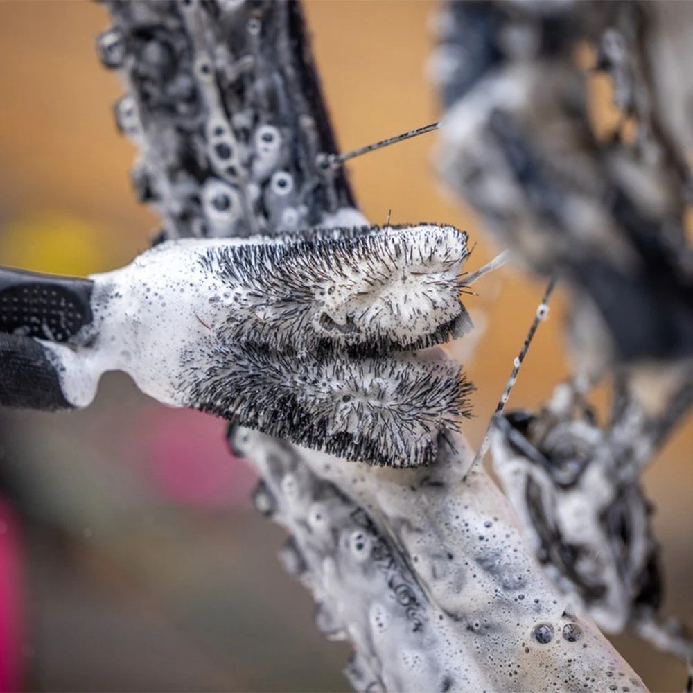 Набор для ухода за велосипедом Muc-Off Essentials Bicycle Kit - фото 4