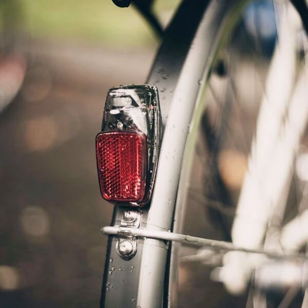 Задняя велофара на крыло велосипеда - фото 1