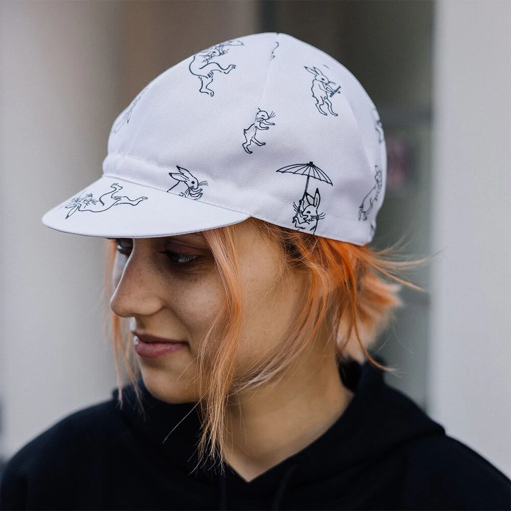 Велокепка it’s my!bike Беспокойные зайцы белая - фото 1