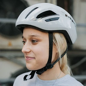 Велошлем MET Vinci MIPS White/Silver M