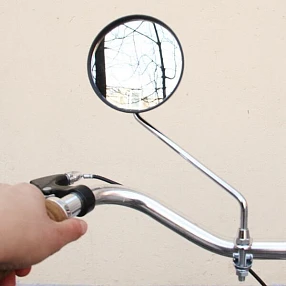 Зеркало заднего вида из черного пластика