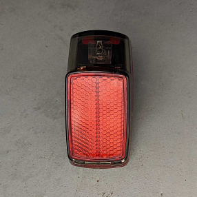 Задняя велофара на крыло велосипеда