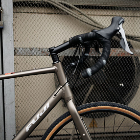 Велосипед Fuji GRAVEL JARI 2.5 A6-SL матовый серый (размер 52)
