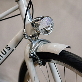 Передний велофонарь lampe frontale серебряный