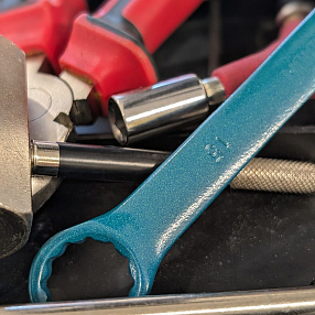 Ключ на 15 бирюзовый