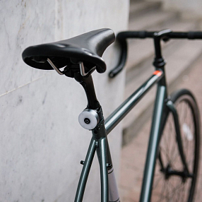 Задний велофонарь яркий и круглый