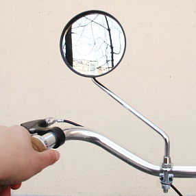 Зеркало заднего вида из черного пластика