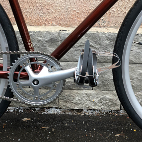 Туклипсы с кожаными черными ремешками двойные