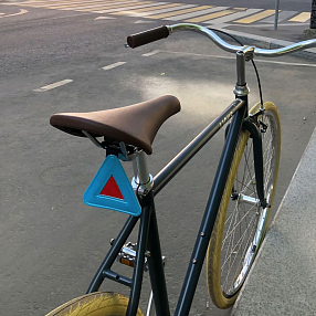 Светоотражающий треугольник it's my!bike голубой