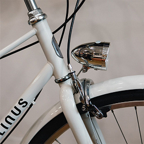 Передний велофонарь lampe frontale серебряный