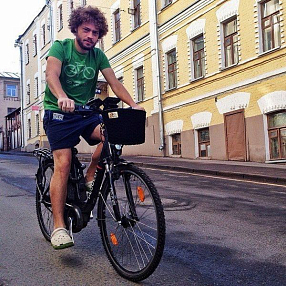 Корзина хорошая, черная и мягкая